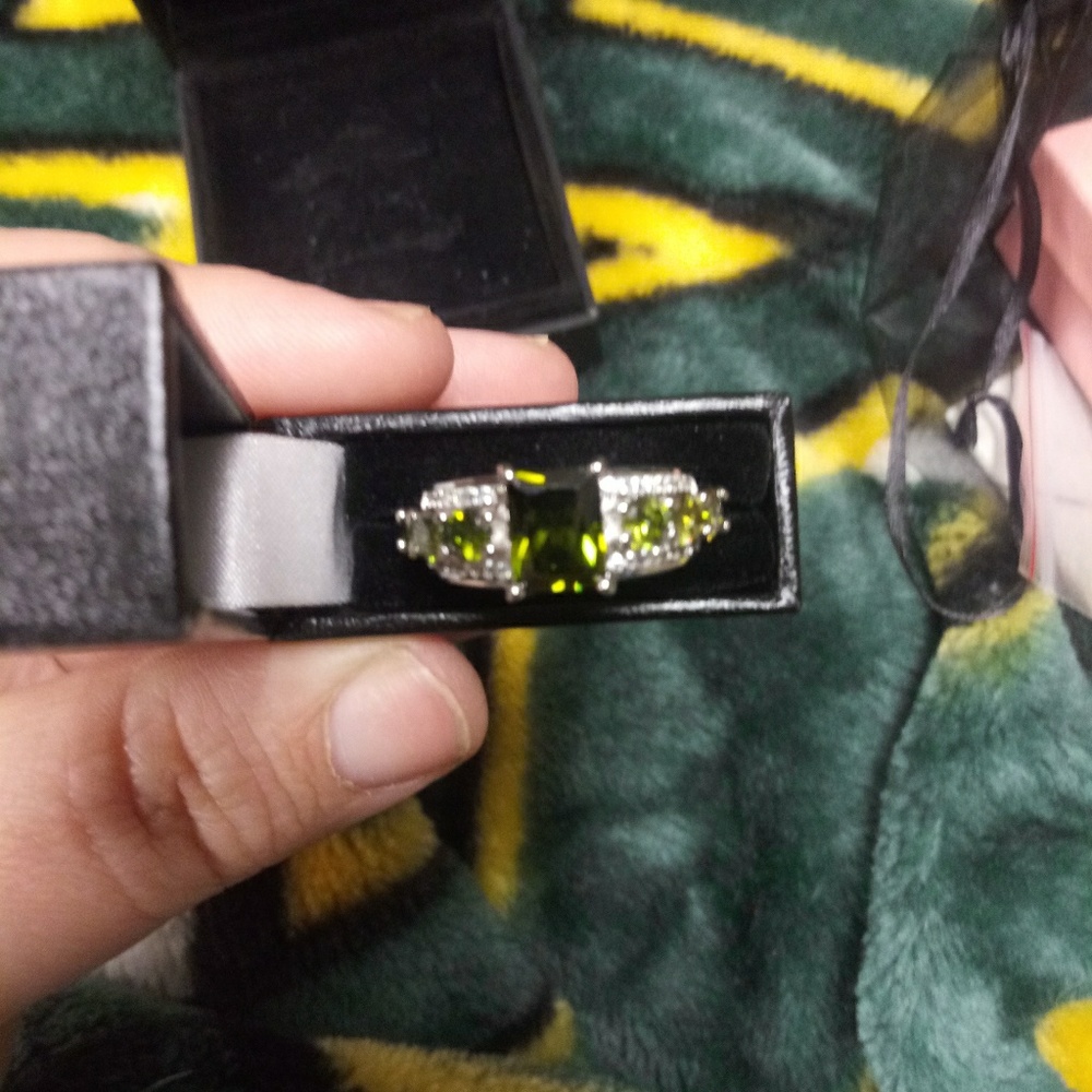 Unique ring - Picture 5 of 6